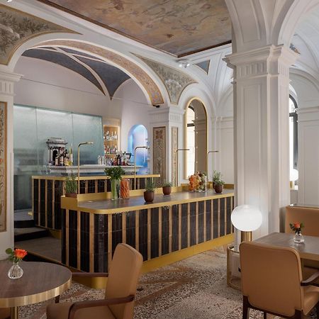Maison Roma Piazza Di Spagna Una Esperienze Luaran gambar